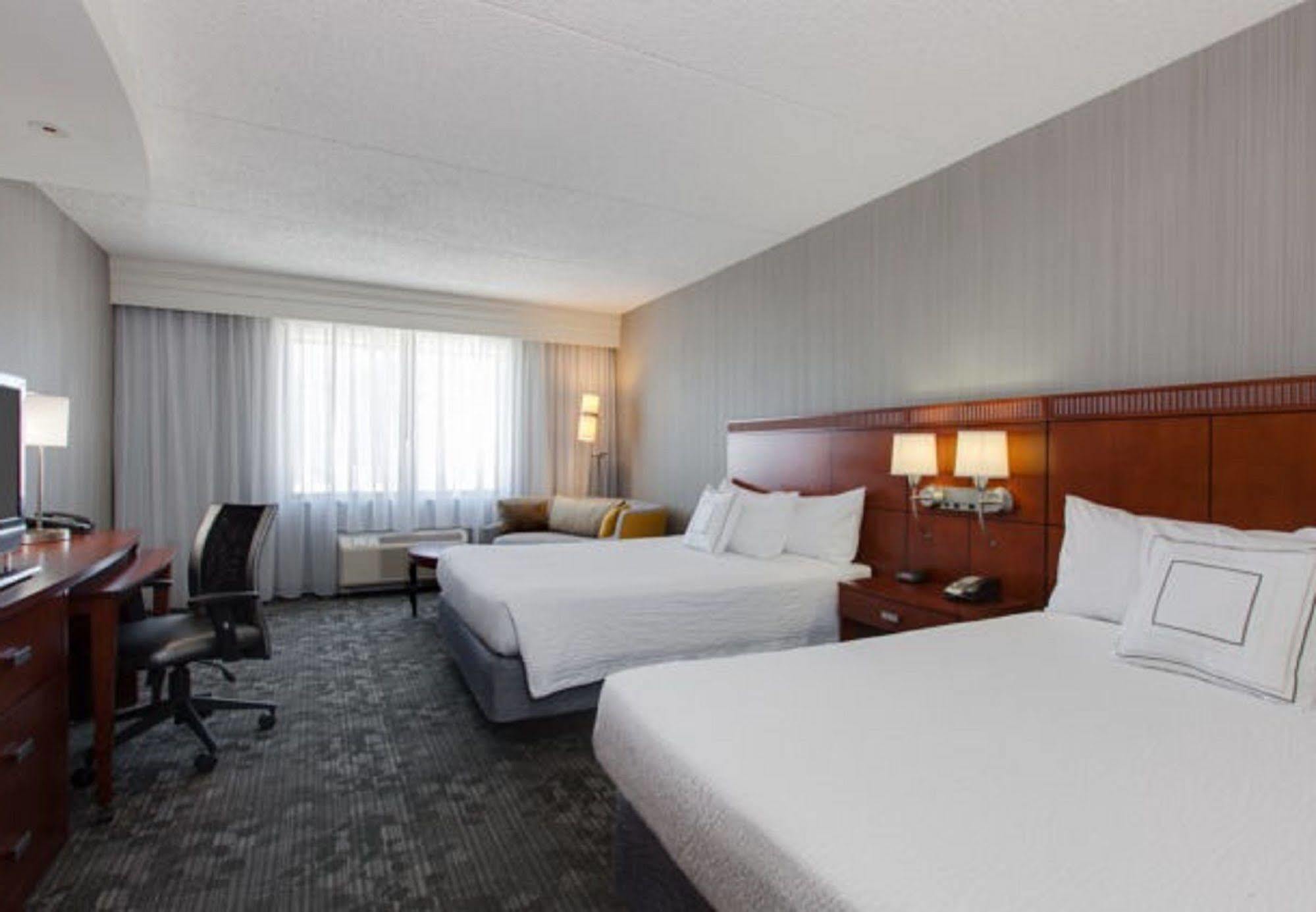 คอร์ตยาร์ด ฟิลาเดลเฟีย เกรท แวลเลย์/มัลเวิร์น Hotel มาลเวิร์น ภายนอก รูปภาพ